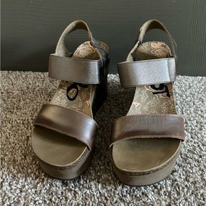 OTBT Bushnell Wedge Sandal - Pewter - size 9
